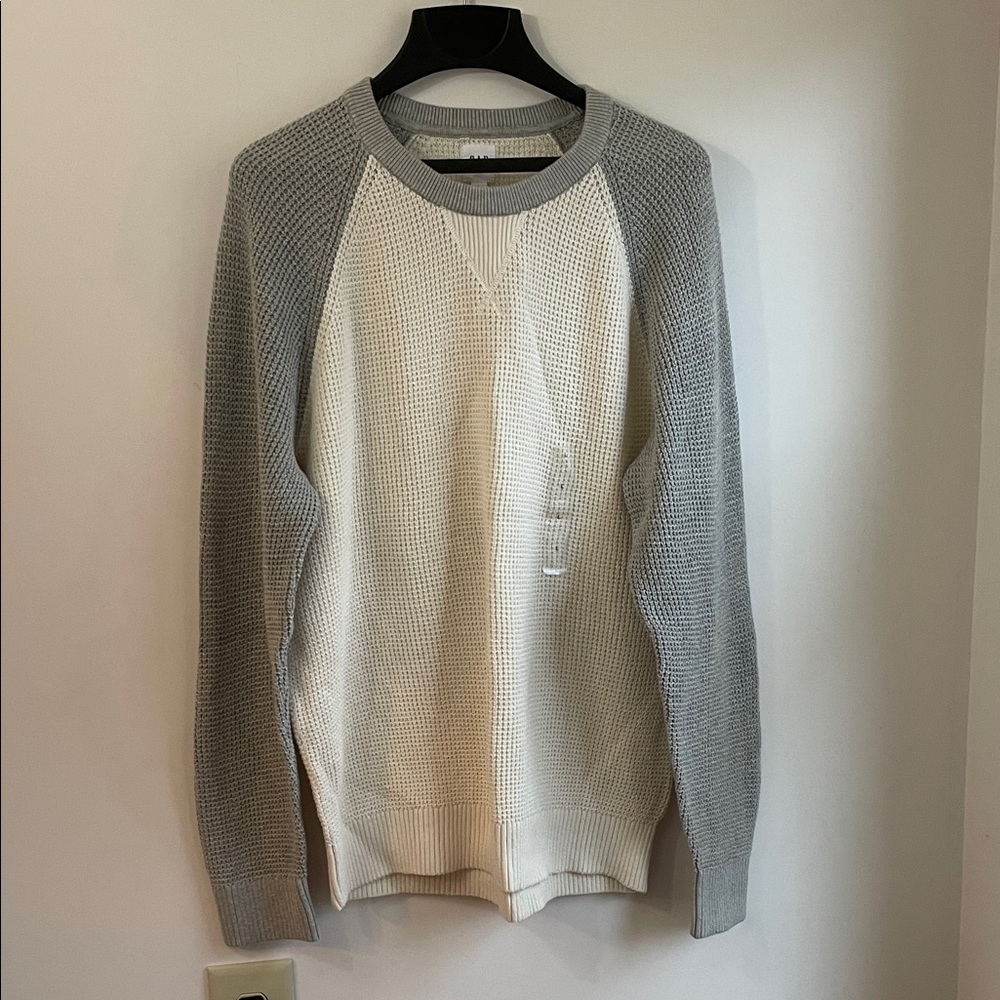 NWT GAP Men's Cream and Gray Crewneck Raglan Sleeve Waffle Knit Sweater L